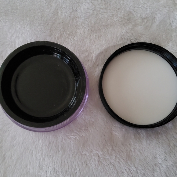 NARS Loose Light Reflecting™ Setting Powder - Translucent Crystal - Picture 3 of 4